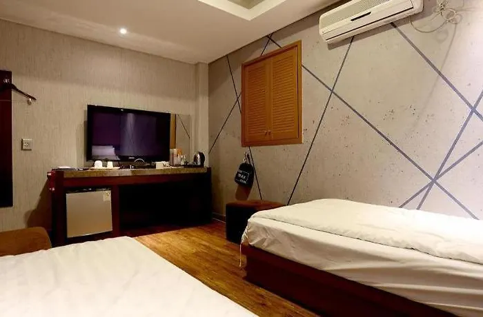 Highland Motel 2*